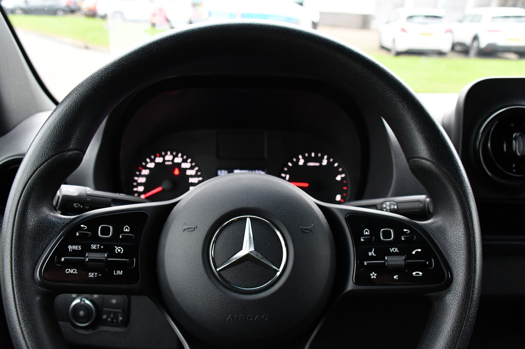 Mercedes-Benz Sprinter 319 V6 3.0 CDI L2H2 DC AMG Edition Camera, Cruise, Carplay, 3500kg Trekhaak, Automaat, Sensoren, mutlimedia, 190pk, Uniek! 16