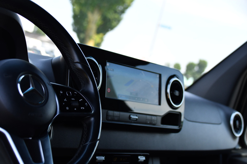 Mercedes-Benz Sprinter 319 V6 3.0 CDI L2H2 DC Black Edition Full Options! 360 Camera, Cruise, Carplay, 10,5 Mbux, LED, 2 x Geveerde stoel, Stoelverwarming, Sensoren, Uniek! 13