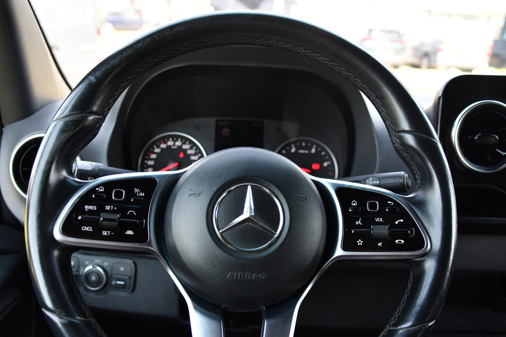 Mercedes-Benz Sprinter 319 V6 3.0 CDI L2H2 DC Black Edition Full Options! 360 Camera, Cruise, Carplay, 10,5 Mbux, LED, 2 x Geveerde stoel, Stoelverwarming, Sensoren, Uniek! 14
