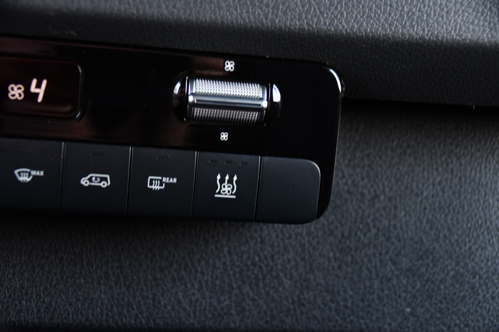 Mercedes-Benz Sprinter 319 V6 3.0 CDI L2H2 DC Black Edition Full Options! 360 Camera, Cruise, Carplay, 10,5 Mbux, LED, 2 x Geveerde stoel, Stoelverwarming, Sensoren, Uniek! 21