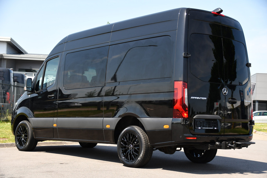 Mercedes-Benz Sprinter 319 V6 3.0 CDI L2H2 DC Black Edition Full Options! 360 Camera, Cruise, Carplay, 10,5 Mbux, LED, 2 x Geveerde stoel, Stoelverwarming, Sensoren, Uniek! 3