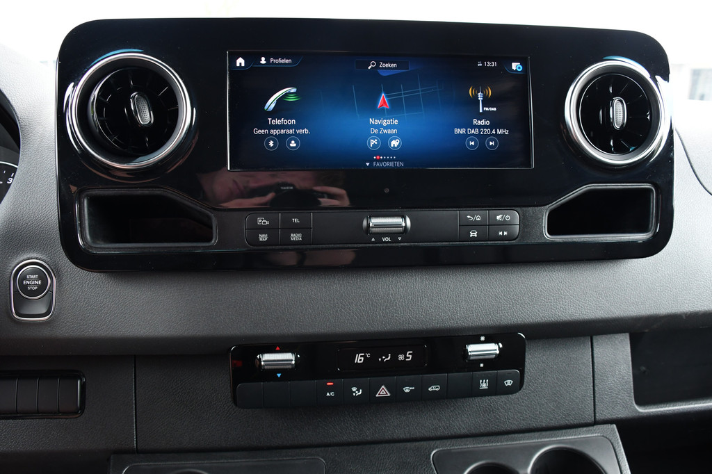 Mercedes-Benz Sprinter 319 V6 3.0 CDI L2H2 PB Edition 360 Camera, Camera, Carplay, LED, Leder, 10,5 Mbux, Standkachel, Trekhaak, Uniek! 19