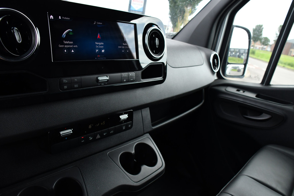 Mercedes-Benz Sprinter 319 V6 3.0 CDI L2H2 PB Edition 360 Camera, Camera, Carplay, LED, Leder, 10,5 Mbux, Standkachel, Trekhaak, Uniek! 21