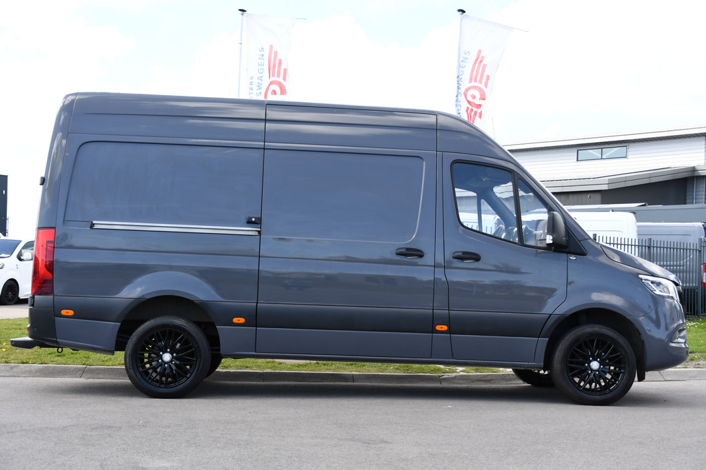 Mercedes-Benz Sprinter 319 V6 3.0 CDI L2H2 PB Edition Camera, Cruise, Carplay, 10,5 Mbux, LED, Sensoren, 190pk, Uniek! Automaat, Uniek! 10