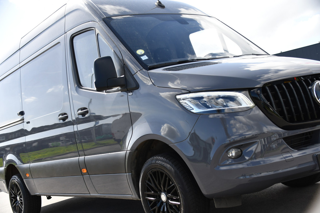 Mercedes-Benz Sprinter 319 V6 3.0 CDI L2H2 PB Edition Camera, Cruise, Carplay, 10,5 Mbux, LED, Sensoren, 190pk, Uniek! Automaat, Uniek! 17