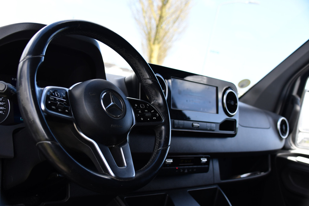 Mercedes-Benz Sprinter 319 V6 3.0 CDI L2H2 PB Edition Camera, Cruise, Carplay, 10,5 Mbux, LED, Sensoren, 190pk, Uniek! Automaat, Uniek! 2