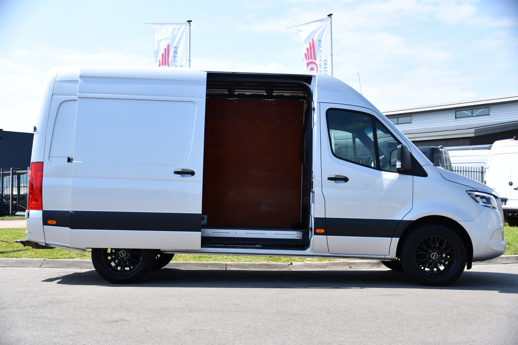 Mercedes-Benz Sprinter 319 V6 3.0 CDI L2H2 PB Edition Camera, Cruise, Carplay, 190pk, Automaat, LED, Trekhaak, Dodehoek, Sensoren, NAVI, Uniek! 11