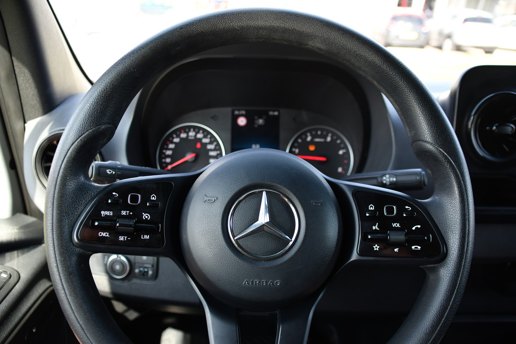Mercedes-Benz Sprinter 319 V6 3.0 CDI L2H2 PB Edition Camera, Cruise, Carplay, 190pk, Automaat, LED, Trekhaak, Dodehoek, Sensoren, NAVI, Uniek! 14
