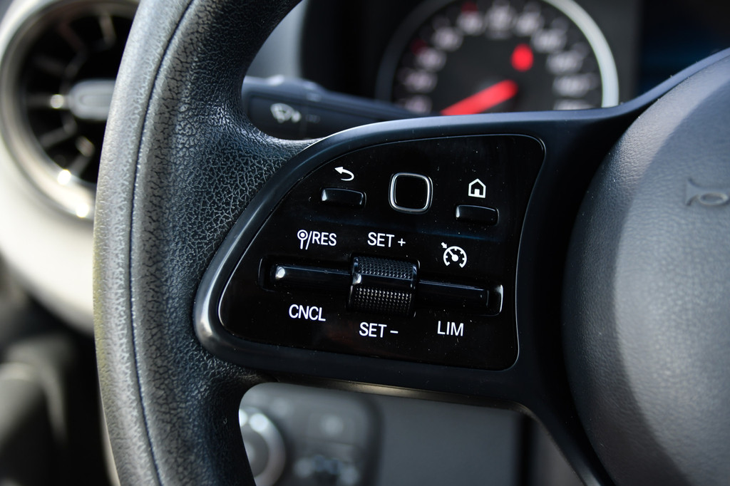Mercedes-Benz Sprinter 319 V6 3.0 CDI L2H2 PB Edition Camera, Cruise, Carplay, 190pk, Automaat, LED, Trekhaak, Dodehoek, Sensoren, NAVI, Uniek! 15