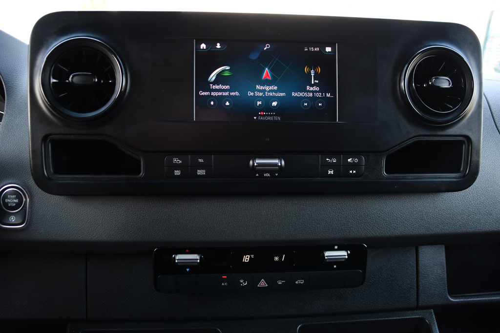 Mercedes-Benz Sprinter 319 V6 3.0 CDI L2H2 PB Edition Camera, Cruise, Carplay, 190pk, Automaat, LED, Trekhaak, Dodehoek, Sensoren, NAVI, Uniek! 17