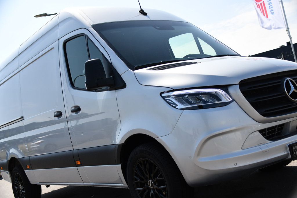 Mercedes-Benz Sprinter 319 V6 3.0 CDI L2H2 PB Edition Camera, Cruise, Carplay, 190pk, Automaat, LED, Trekhaak, Dodehoek, Sensoren, NAVI, Uniek! 18