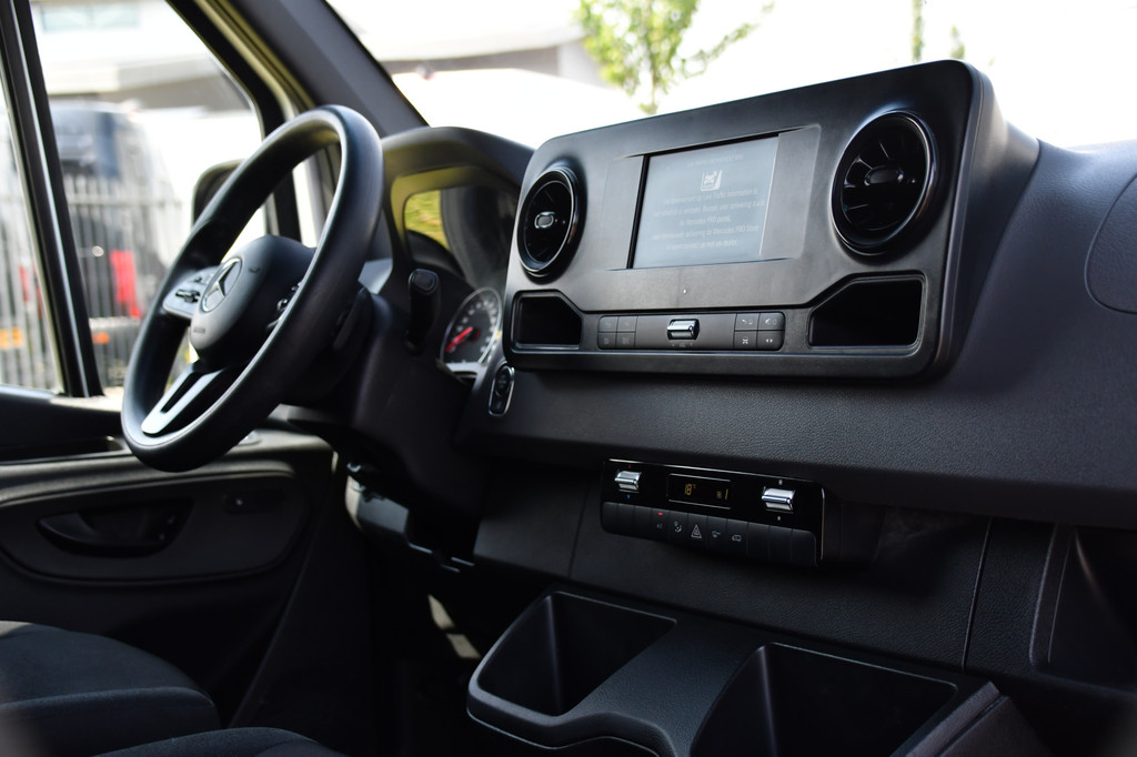 Mercedes-Benz Sprinter 319 V6 3.0 CDI L2H2 PB Edition Camera, Cruise, Carplay, 190pk, Automaat, LED, Trekhaak, Dodehoek, Sensoren, NAVI, Uniek! 20