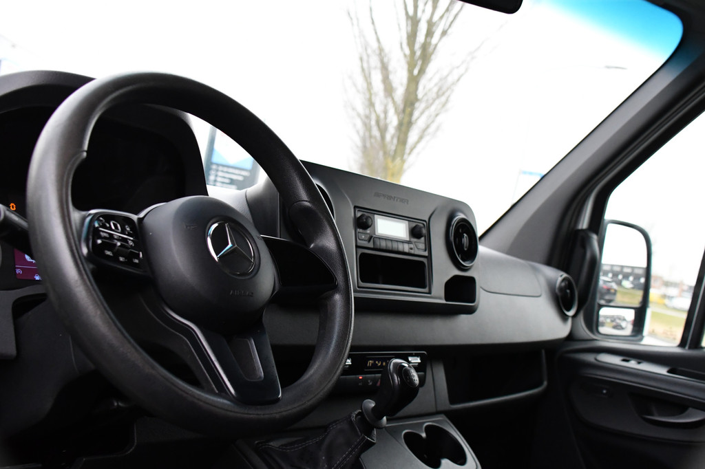 Mercedes-Benz Sprinter 319 V6 3.0 CDI L2H2 PB Edition Camera, Cruise, Stoelverwarming, 190pk, Standkachel, Airco, Uniek! 15