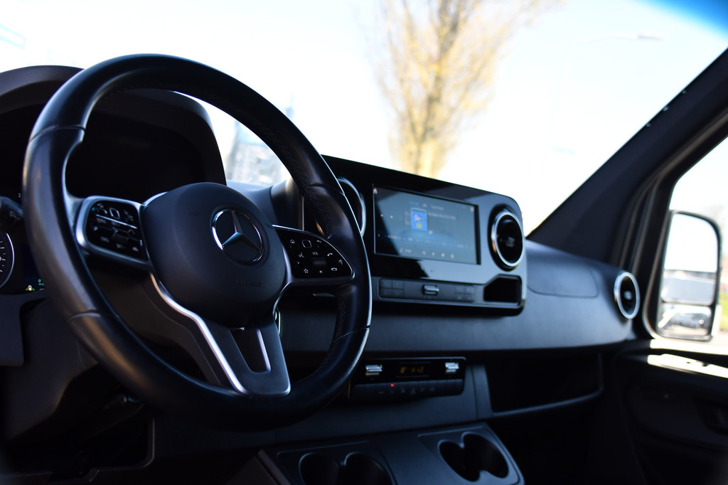 Mercedes-Benz Sprinter 319 V6 3.0 CDI L2H2 PB Edition MARGE! Adaptieve Cruise, Camera, Carplay, 190pk, LED, Stoelverwarming, Multimedia, Automaat, Uniek! 11