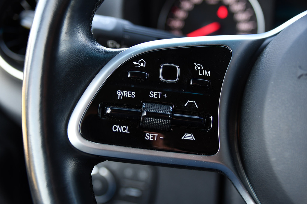 Mercedes-Benz Sprinter 319 V6 3.0 CDI L2H2 PB Edition MARGE! Adaptieve Cruise, Camera, Carplay, 190pk, LED, Stoelverwarming, Multimedia, Automaat, Uniek! 14