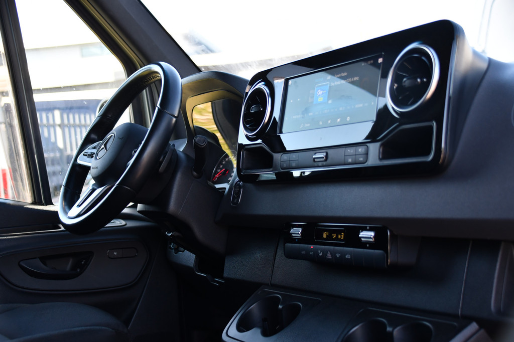 Mercedes-Benz Sprinter 319 V6 3.0 CDI L2H2 PB Edition MARGE! Adaptieve Cruise, Camera, Carplay, 190pk, LED, Stoelverwarming, Multimedia, Automaat, Uniek! 18