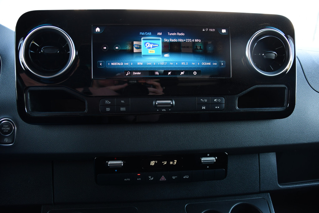 Mercedes-Benz Sprinter 319 V6 3.0 CDI L2H2 PB Edition MARGE! Adaptieve Cruise, Camera, Carplay, 190pk, LED, Stoelverwarming, Multimedia, Automaat, Uniek! 19