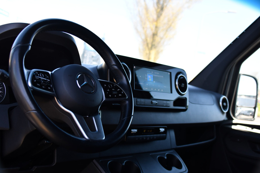 Mercedes-Benz Sprinter 319 V6 3.0 CDI L2H2 PB Edition MARGE! Adaptieve Cruise, Camera, Carplay, 190pk, LED, Stoelverwarming, Multimedia, Automaat, Uniek! 2