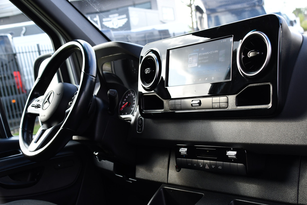 Mercedes-Benz Sprinter 319 V6 3.0 CDI L2H2 PB Edition Marge! 360 Camera, Cruise, Carplay, 3500kg Trekhaak, 10,5 Mbux, LED, Stoelverwarming, 360 Sensoren, Uniek! 13