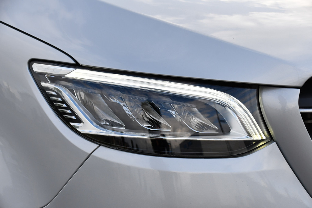 Mercedes-Benz Sprinter 319 V6 3.0 CDI L2H2 PB Edition Marge! 360 Camera, Cruise, Carplay, 3500kg Trekhaak, 10,5 Mbux, LED, Stoelverwarming, 360 Sensoren, Uniek! 18