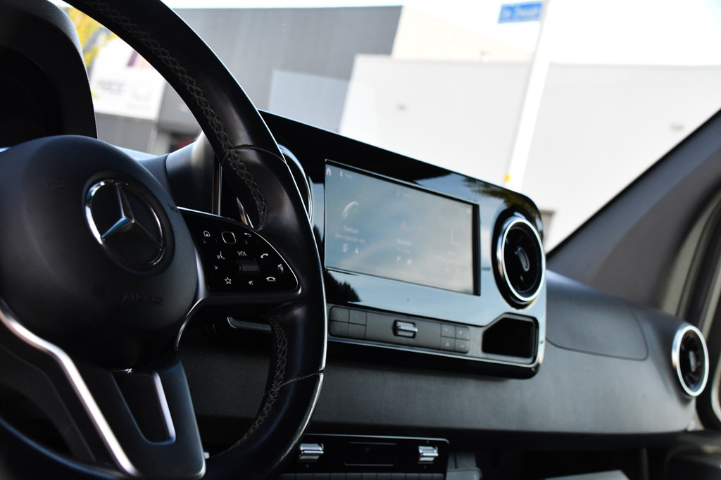 Mercedes-Benz Sprinter 319 V6 3.0 CDI L3H2 PB Edition Adaptieve Cruise, 360 Camera, 10,5 Mbux, LED, 3500kg Trekhaak, Automaat, Stoelverwarming, Sensoren, Uniek! 15