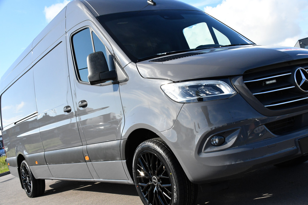Mercedes-Benz Sprinter 319 V6 3.0 CDI L3H2 PB Edition Adaptieve Cruise, 360 Camera, 10,5 Mbux, LED, 3500kg Trekhaak, Automaat, Stoelverwarming, Sensoren, Uniek! 18