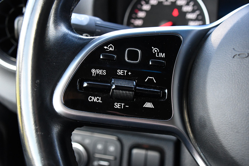 Mercedes-Benz Sprinter 319 V6 3.0 CDI L3H2 PB Edition Adaptieve Cruise, 360 Camera, 10,5 Mbux, LED, 3500kg Trekhaak, Automaat, Stoelverwarming, Sensoren, Uniek! 19