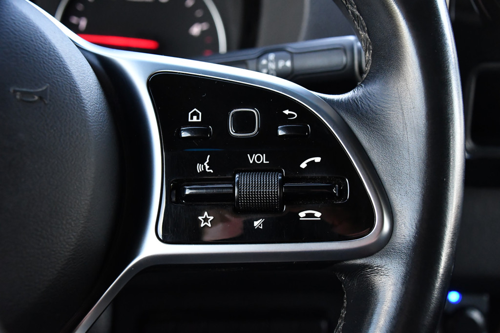 Mercedes-Benz Sprinter 319 V6 3.0 CDI L3H2 PB Edition Adaptieve Cruise, 360 Camera, 10,5 Mbux, LED, 3500kg Trekhaak, Automaat, Stoelverwarming, Sensoren, Uniek! 20