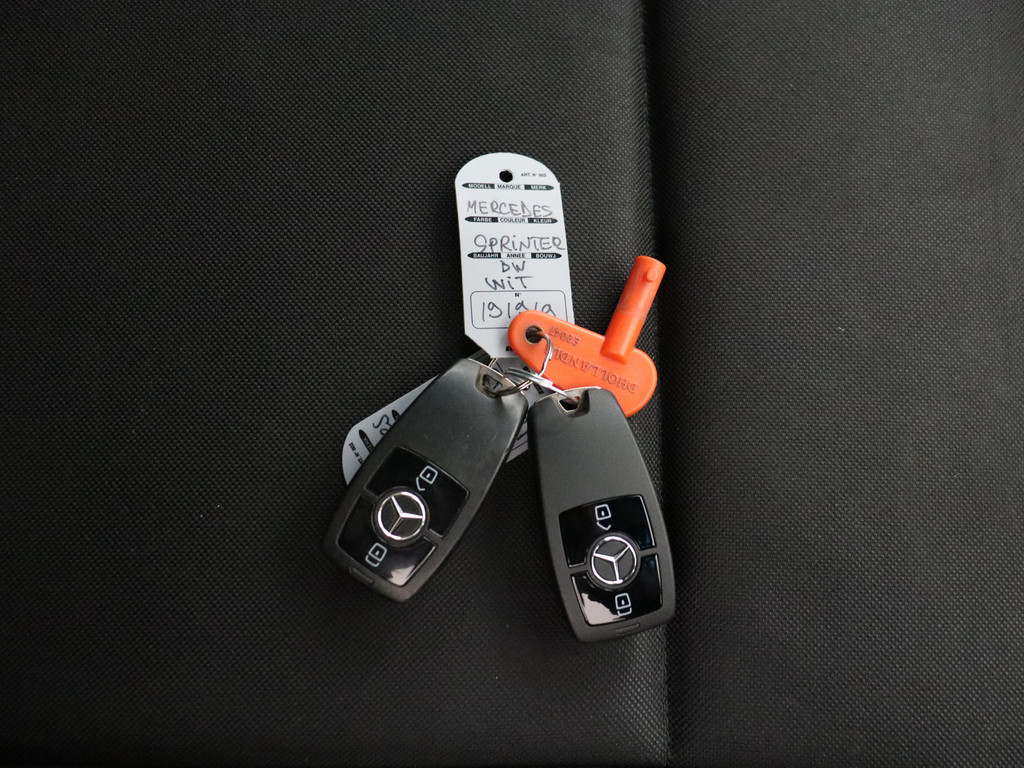 Mercedes-Benz Sprinter 515CDI 9G-Tronic Automaat Bakwagen+Laadklep | Airco | Cruise | Camera | 3-Persoons | Dakspoiler 8