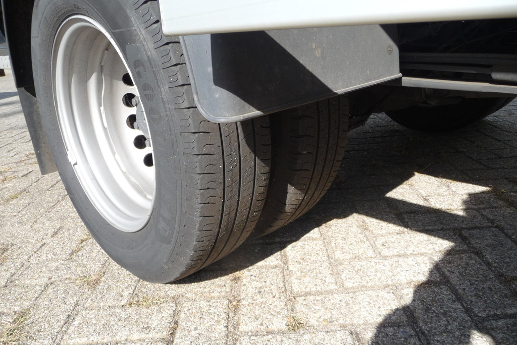 Mercedes-Benz Sprinter 515 CDI Autm. Euro 6 .bak en klep, trekhaak, zijdeur 12