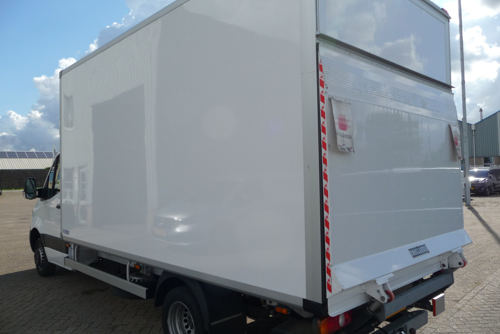 Mercedes-Benz Sprinter 515 CDI Autm. Euro 6 .bak en klep, trekhaak, zijdeur 16