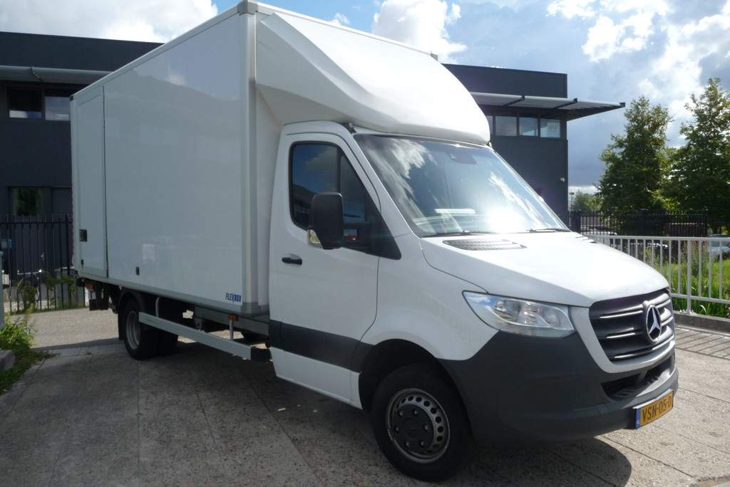 Mercedes-Benz Sprinter 515 CDI Autm. Euro 6 .bak en klep, trekhaak, zijdeur 20