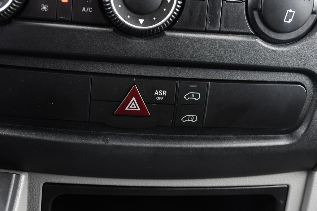 Mercedes-Benz Sprinter 516 2.2 CDI 366 Edition Camera, Cruise, 3500KG Trekhaak, Multimedia, 164PK, Automaat, Uniek! 21