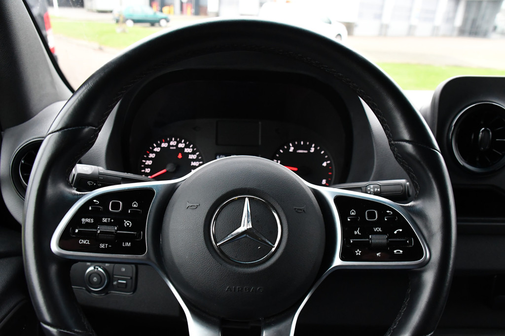 Mercedes-Benz Sprinter 516 2.2 CDI L2H2 Black Edition Camera, Cruise, Carplay, LED, 3500kg Trekhaak, Stoelverwarming, 164pk, Automaat, Sensoren, Uniek! 15