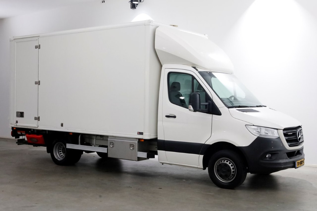 Mercedes-Benz Sprinter 516 CDI 163pk 7G Automaat Bakwagen met 1000kg laadklep 2381kg laadverm. 06-2021 11