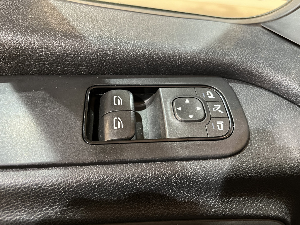 Mercedes-Benz Sprinter 516 CDI L2H2 4X4 / Euro 6 / Servicebus / Bott Inrichting / GVW 5.000 KG / Trekhaak 3500 KG / Dubbel Lucht / Tacho / Airco / Camera / 16