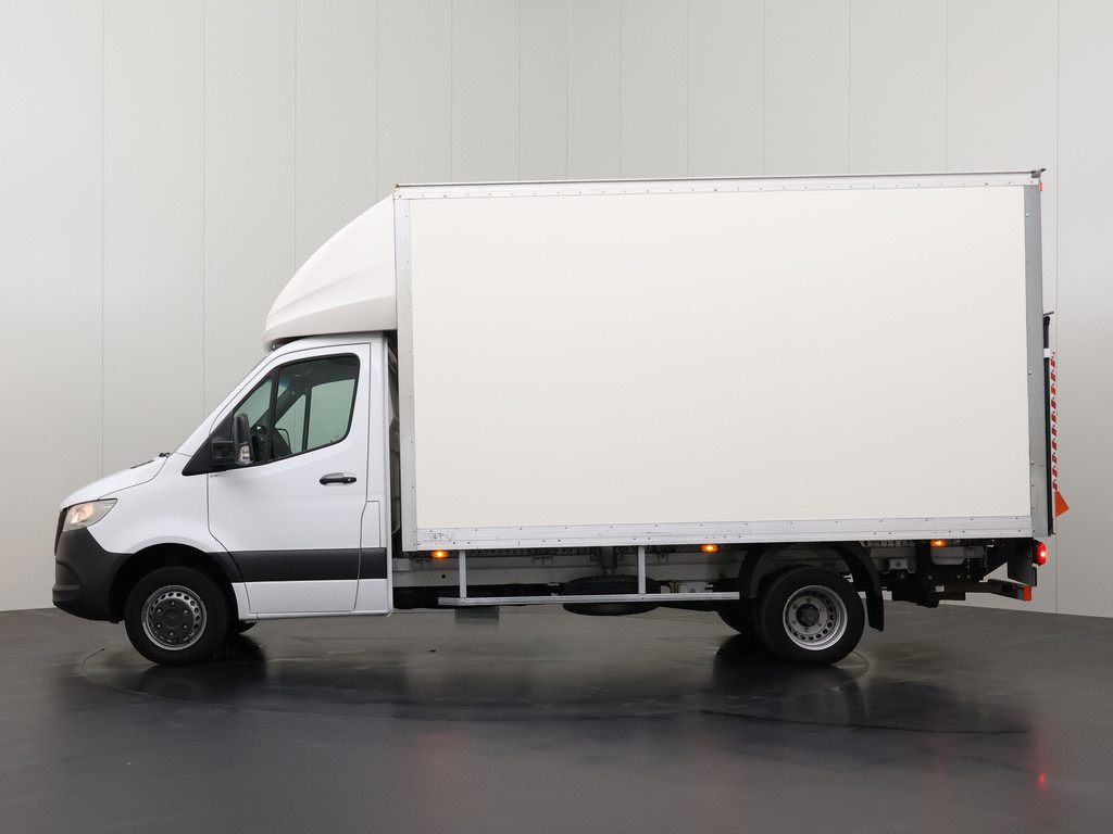 Mercedes-Benz Sprinter 519CDI Bakwagen+Laadklep | Dakspoiler | 2.35 Mtr hoog | Multimedia | Airco | Cruise | 3-Zits 12