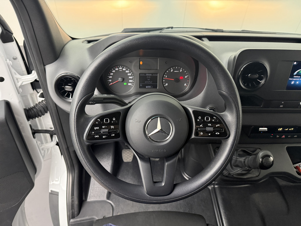 Mercedes-Benz Sprinter 519CDI Bakwagen+Laadklep | Dakspoiler | 2.35 Mtr hoog | Multimedia | Airco | Cruise | 3-Zits 16