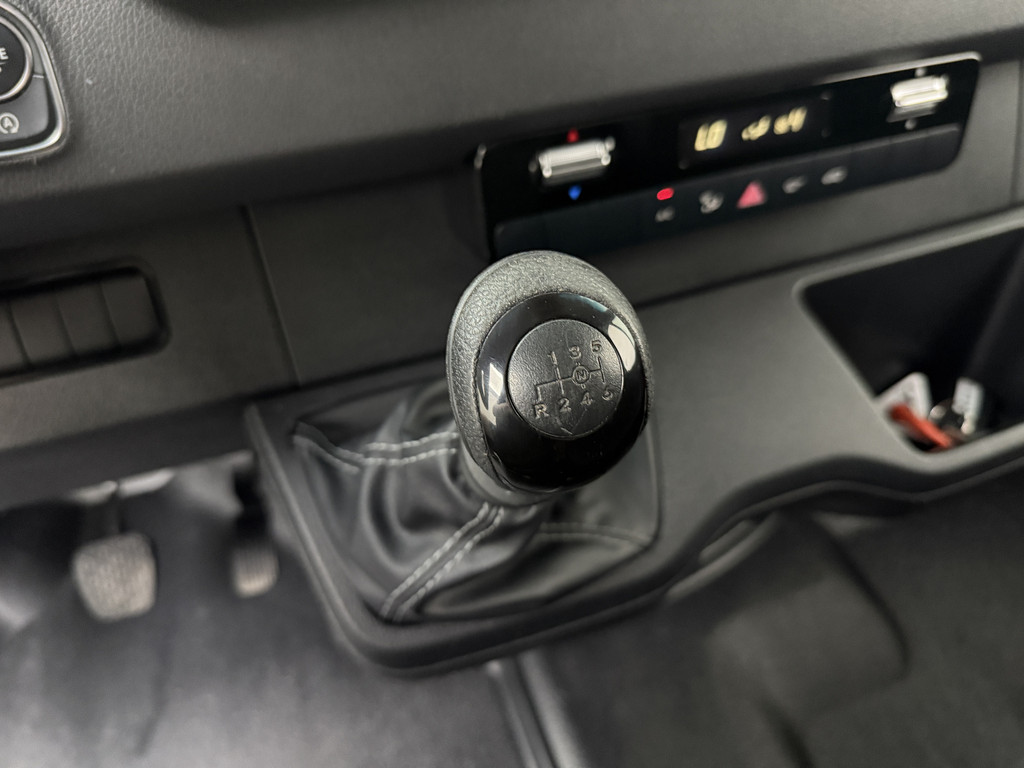Mercedes-Benz Sprinter 519CDI Bakwagen+Laadklep | Dakspoiler | 2.35 Mtr hoog | Multimedia | Airco | Cruise | 3-Zits 19