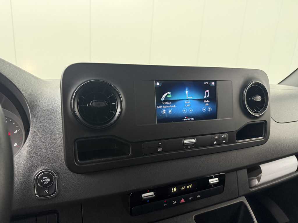 Mercedes-Benz Sprinter 519CDI Bakwagen+Laadklep | Dakspoiler | 2.35 Mtr hoog | Multimedia | Airco | Cruise | 3-Zits 20