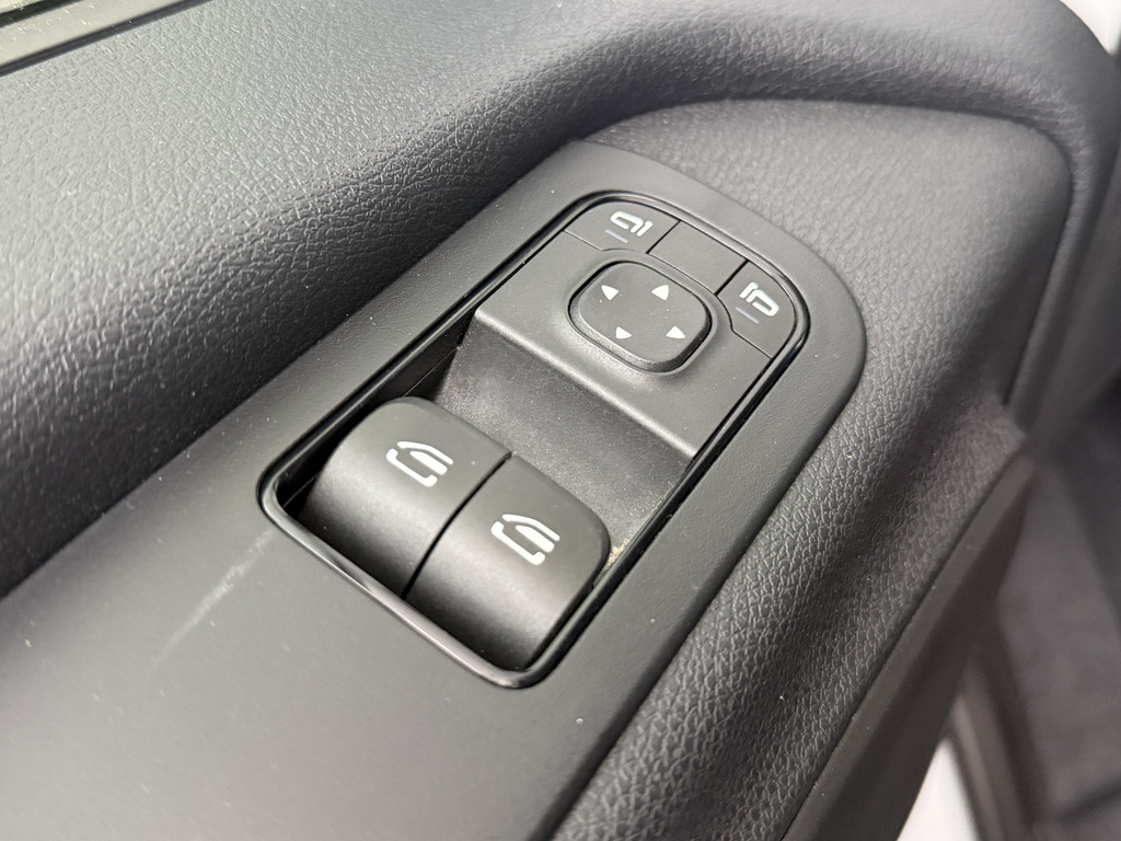 Mercedes-Benz Sprinter 519CDI Bakwagen+Laadklep | Dakspoiler | 2.35 Mtr hoog | Multimedia | Airco | Cruise | 3-Zits 9