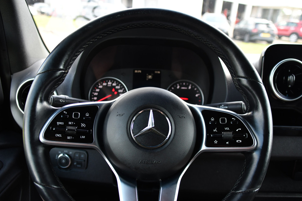 Mercedes-Benz Sprinter 519 V6 3.0 CDI L2H1 DC PB Edition N1, Cruise, Camera, Carplay, LED, 2 x Schuifdeur, 3500kg trekhaak, 10,5 Mbux, Leder, 14