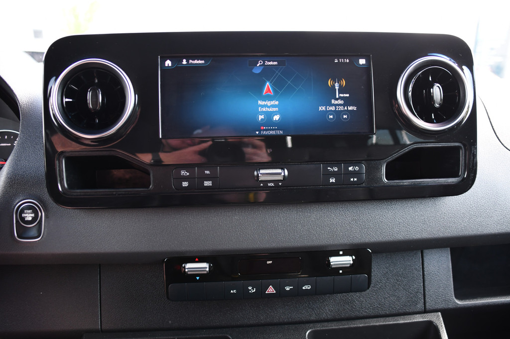 Mercedes-Benz Sprinter 519 V6 3.0 CDI L2H1 DC PB Edition N1, Cruise, Camera, Carplay, LED, 2 x Schuifdeur, 3500kg trekhaak, 10,5 Mbux, Leder, 20