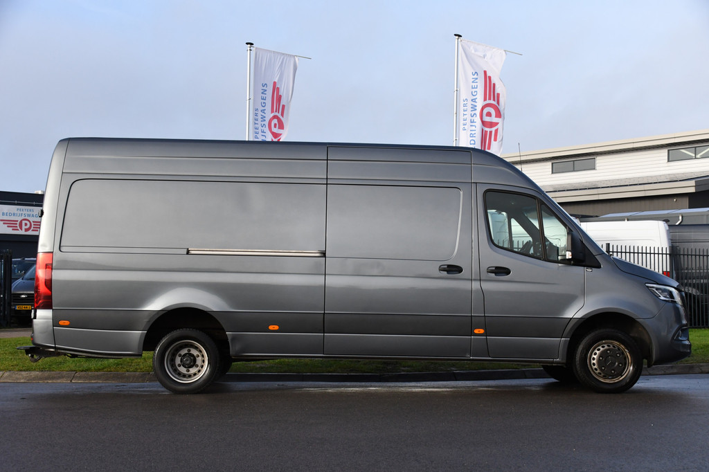 Mercedes-Benz Sprinter 519 V6 3.0 CDI L3H2 PB Edition Adaptieve Cruise, Camera, 10,5 Mbux, 3500kg Trekhaak, Carplay, LED, Leder, Stoelverwarming, 190pk, Uniek! 10