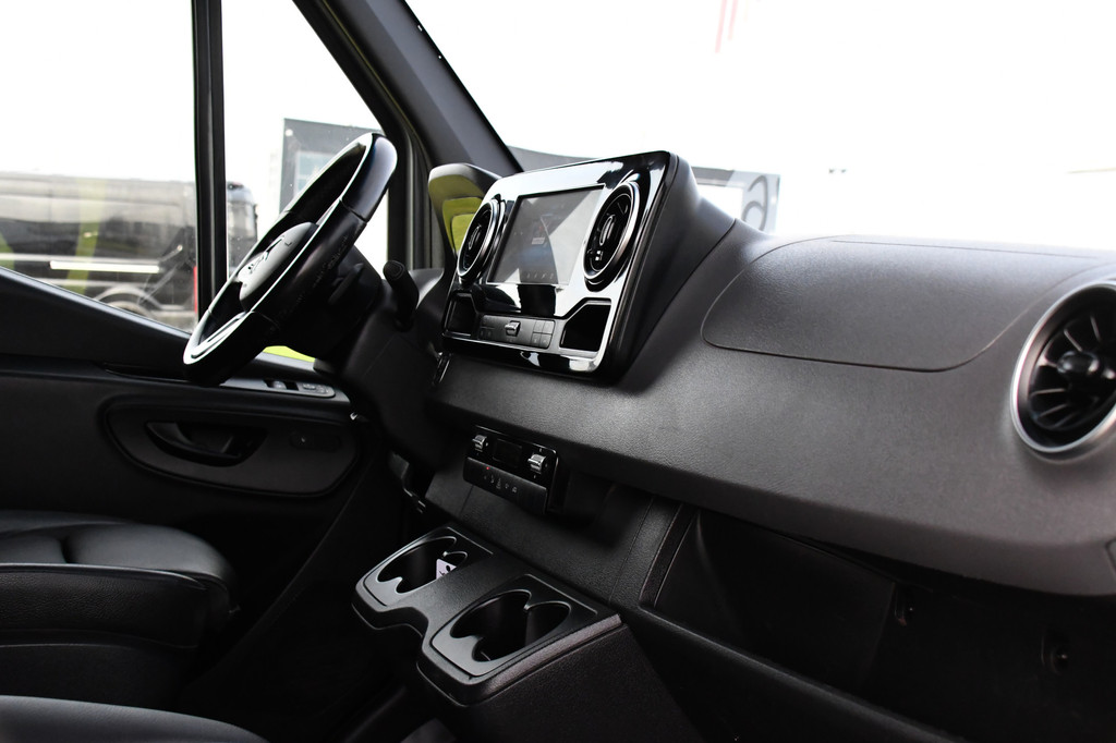 Mercedes-Benz Sprinter 519 V6 3.0 CDI L3H2 PB Edition Adaptieve Cruise, Camera, 10,5 Mbux, 3500kg Trekhaak, Carplay, LED, Leder, Stoelverwarming, 190pk, Uniek! 12