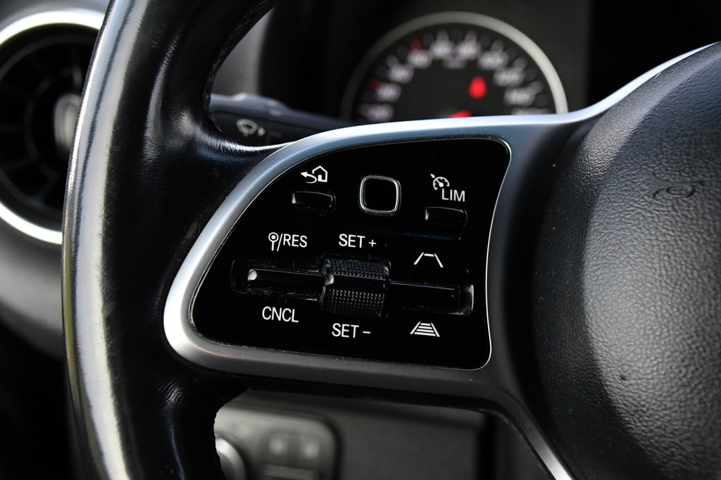 Mercedes-Benz Sprinter 519 V6 3.0 CDI L3H2 PB Edition Adaptieve Cruise, Camera, 10,5 Mbux, 3500kg Trekhaak, Carplay, LED, Leder, Stoelverwarming, 190pk, Uniek! 17