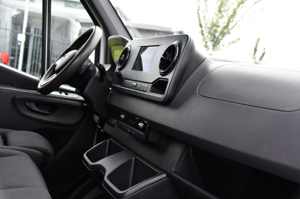 Mercedes-Benz Sprinter 519 V6 3.0 CDI L3H2 PB Edition N1, Camera, Carplay, 3500kg Trekhaak, Mbux, Automaat, Keyless, 3 Zits, Uniek! 19
