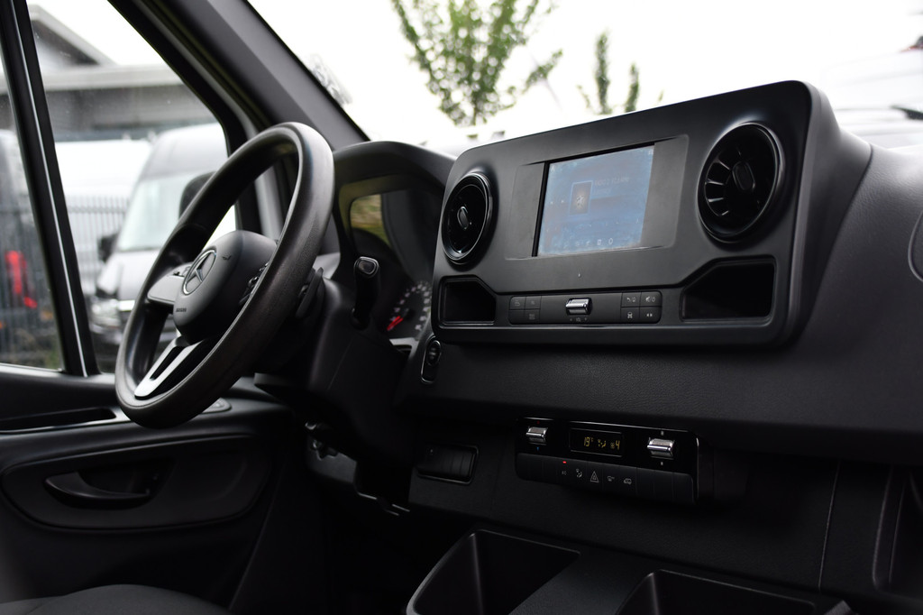 Mercedes-Benz Sprinter 519 V6 3.0 CDI L3H2 PB Edition N1, Camera, Carplay, 3500kg Trekhaak, Mbux, Automaat, Keyless, 3 Zits, Uniek! 20