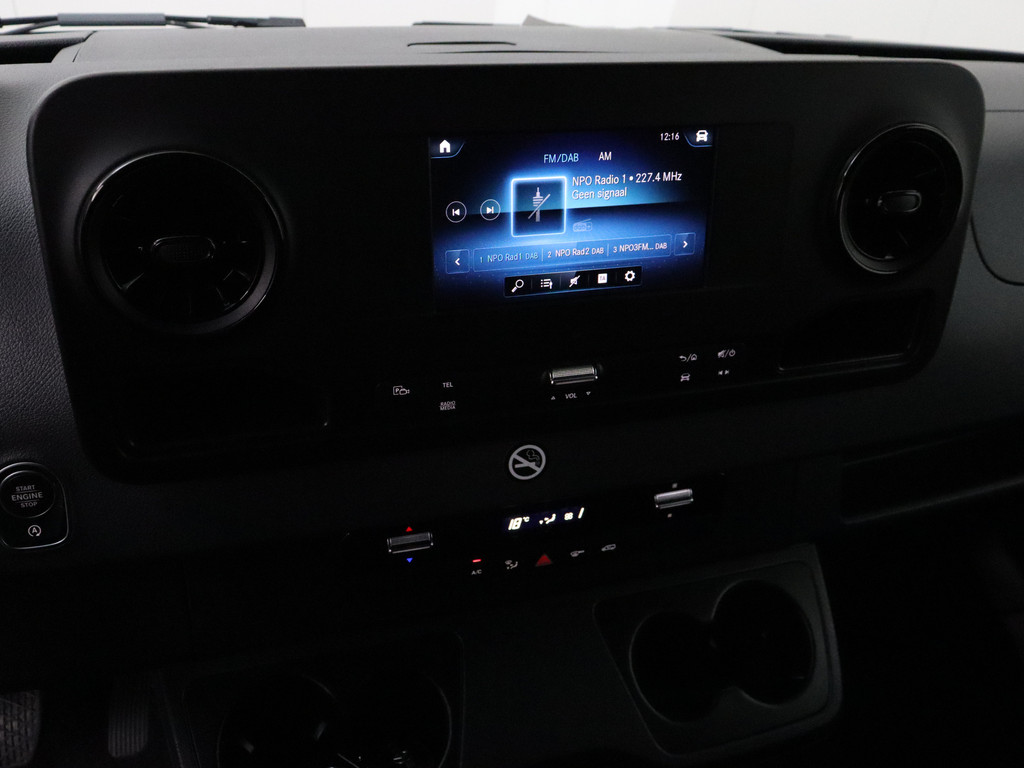 Mercedes-Benz Sprinter 9G-Tronic Automaat Black Edition L2H2 | Vanstep 3500Kg Trekhaak | Mbux Touchscreen | 3-Persoons 18