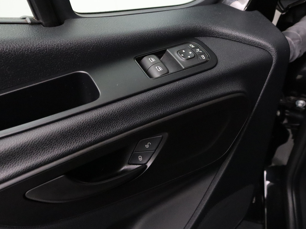 Mercedes-Benz Sprinter 9G-Tronic Automaat Black Edition L2H2 | Vanstep 3500Kg Trekhaak | Mbux Touchscreen | 3-Persoons 8